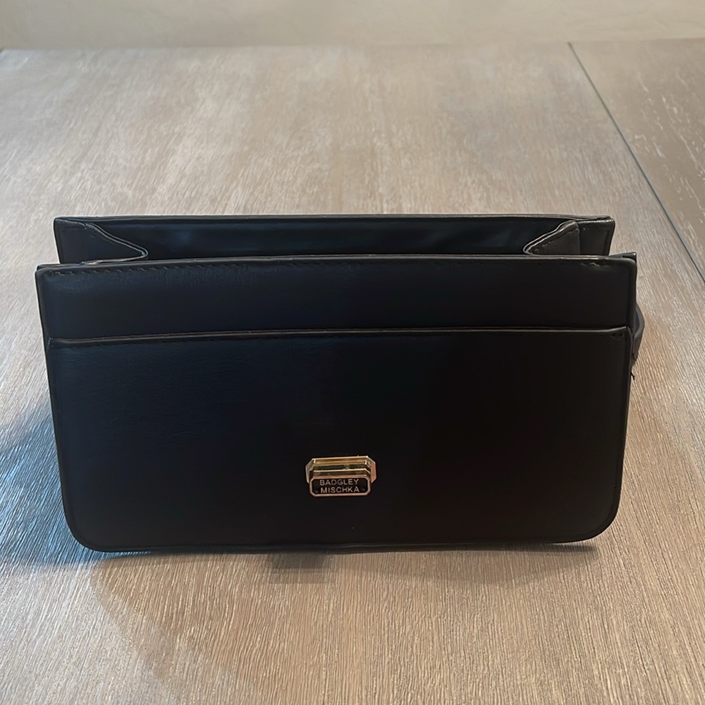 Lux Badgley Mischka black and gold purse - fake leather - Picture 5 of 8